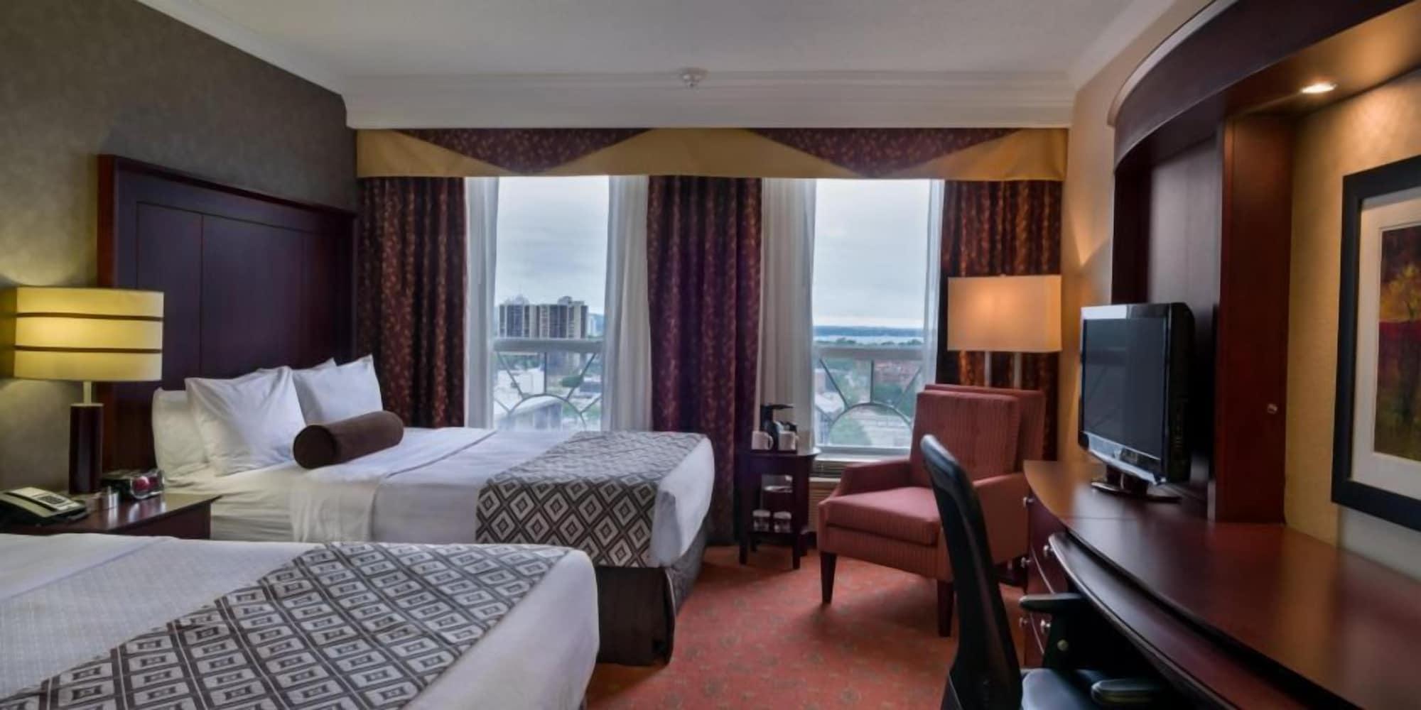 Hamilton Plaza Hotel And Conference Centre Bagian luar foto