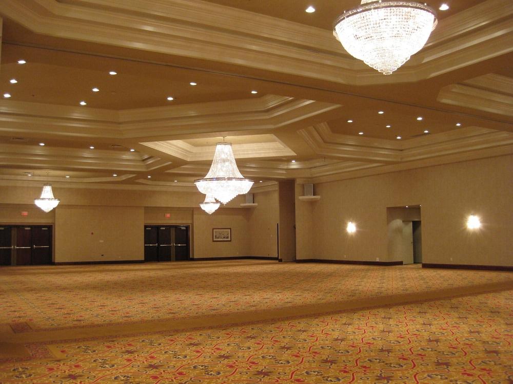 Hamilton Plaza Hotel And Conference Centre Bagian luar foto